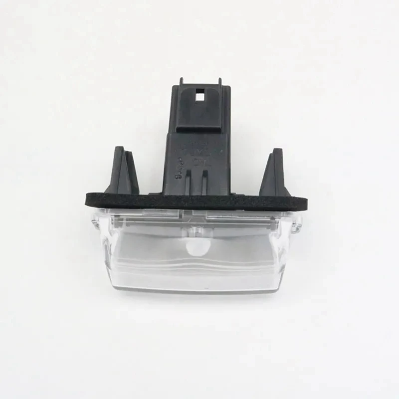 Рисунок 4 - 81270-0F020 задний номерной знак