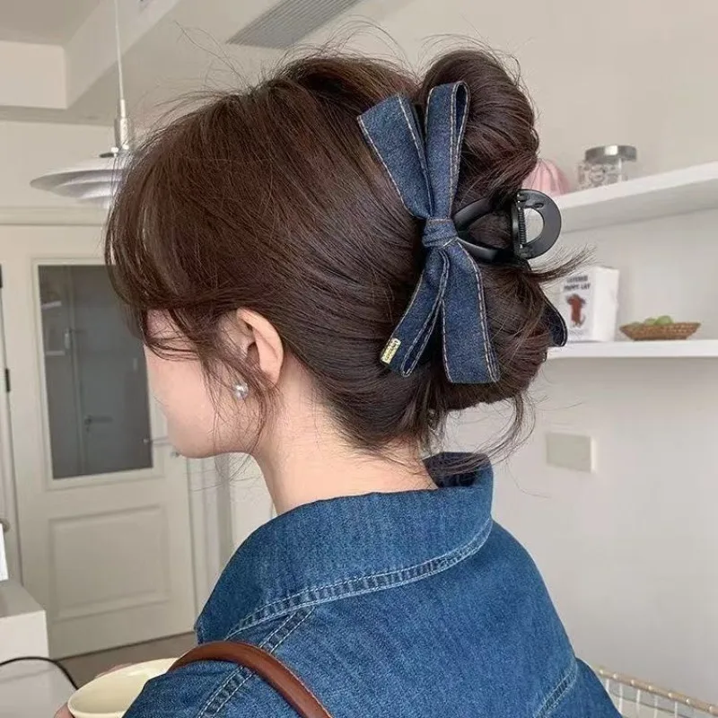 

Korean fashionable denim bow grab clip, new high-end hairpin, large shark clip headdress on the back of the head