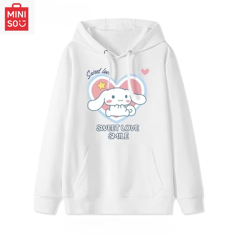 

Сорлатесы MINISO с Sanrio Cinnamoroll, чтобы создать свободную, мультяшную, многофункциональную, повседневную и милую толстовку.