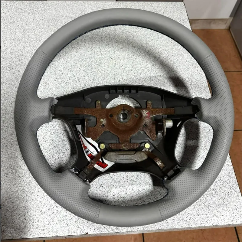 For Suzuki Jimny 1999-2005 Customized Car Steering Wheel Cover Hand Stitched Wear Resistant Grey Leather Car Interior