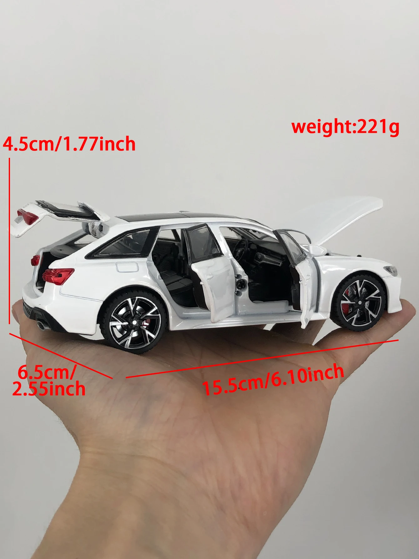 Une voiture de sport Wagon 1:32, modèle de voiture jouet en alliage moulé sous pression avec portes ouvrantes, une voiture cadeau pour enfants