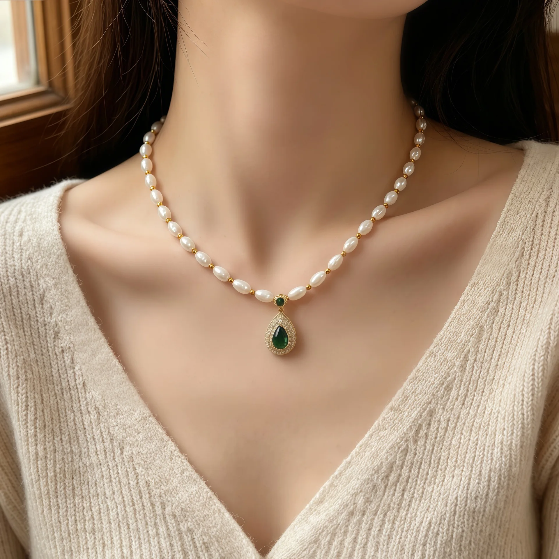 100 % natürliche Süßwasserperle und Wassertropfen-Smaragdstein, 14 Karat vergoldeter Damen-Anhänger, Halskette, Originalschmuck, Geburtstagsgeschenk – Detail 2
