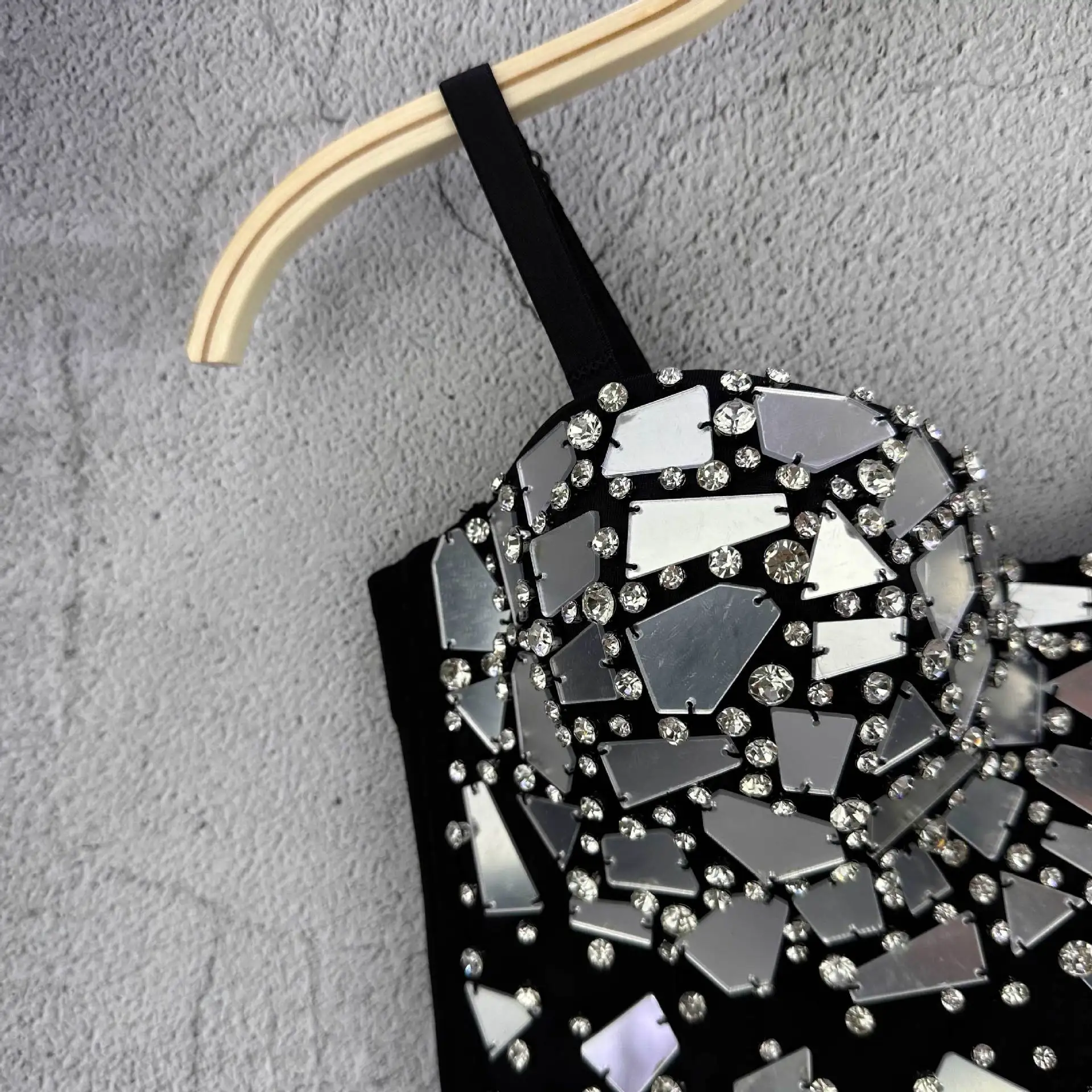 Shining Punk Style Heavy Industry Bead Design Black Glass Sequined Sling Vest New Model In Autumn