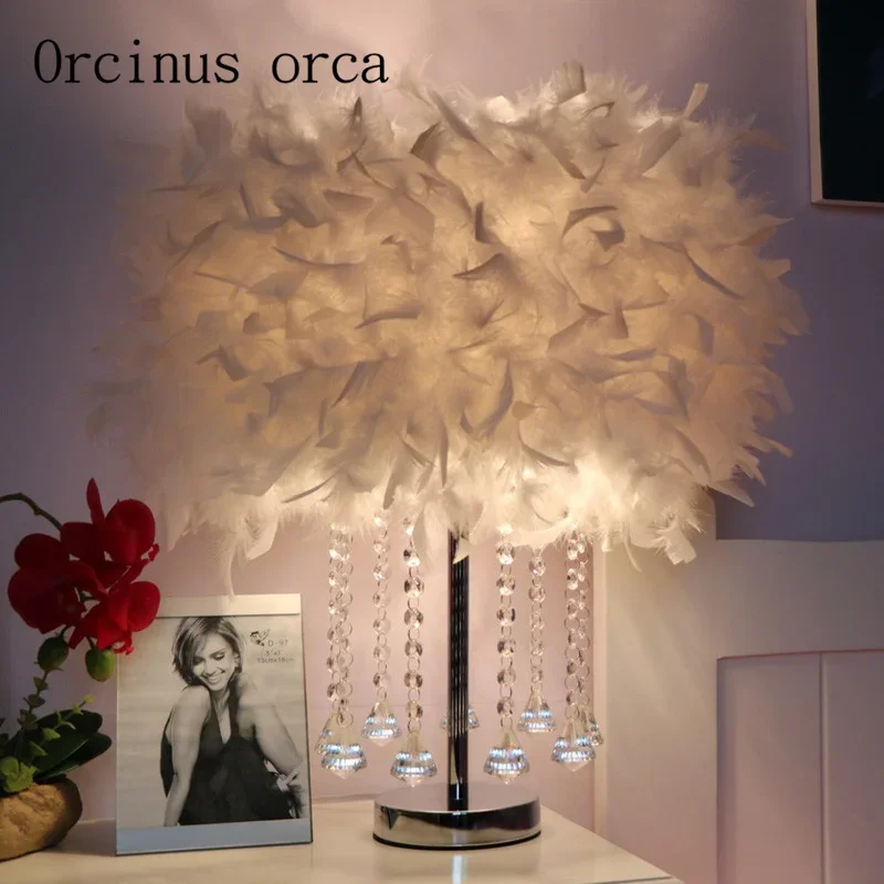 Lámpara de escritorio de plumas de cristal, lámpara de noche para dormitorio, decoración de boda, lámpara de mesa pequeña cálida, envío gratis