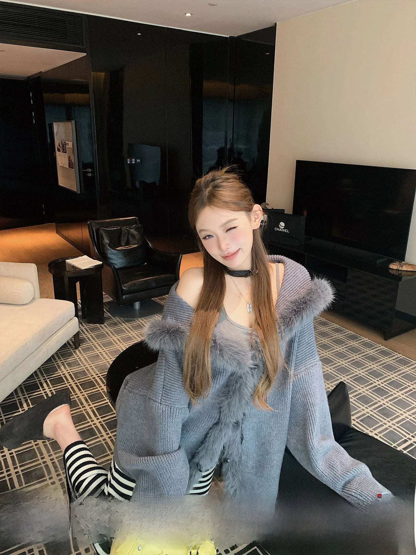 

Теплый вязаный кардиган-пальто женский свободного кроя с большим меховым воротником, повседневный, с длинными рукавами, удлиненный, для осени и зимы