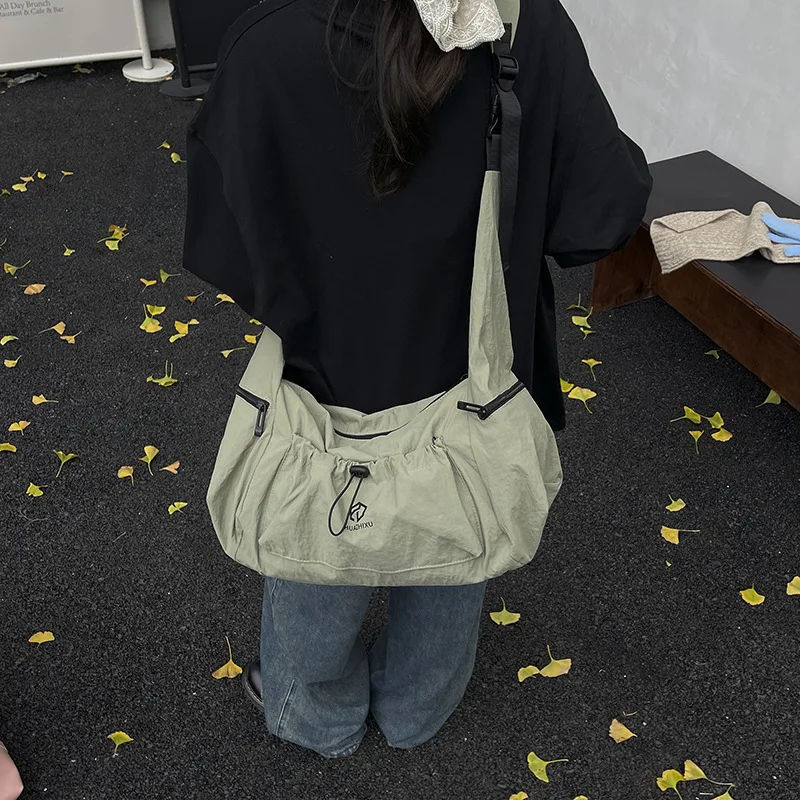 خريف جديد بسيط ومتعدد الاستخدامات حقائب كروسبودي حقائب كتف ترفيهية عصرية بسيطة عادية محكم حقيبة مدرب عادية للنساء