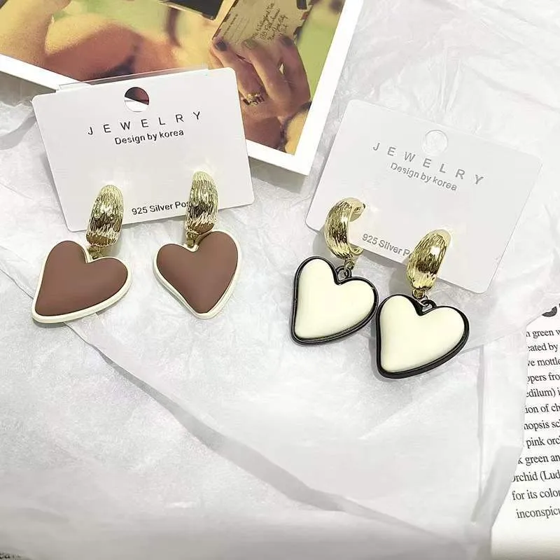 2022 New Exaggerated Love Gold Dangle Earrings For Women Girl Female Temperament Metal Big Heart Korean White Green Drop Earring