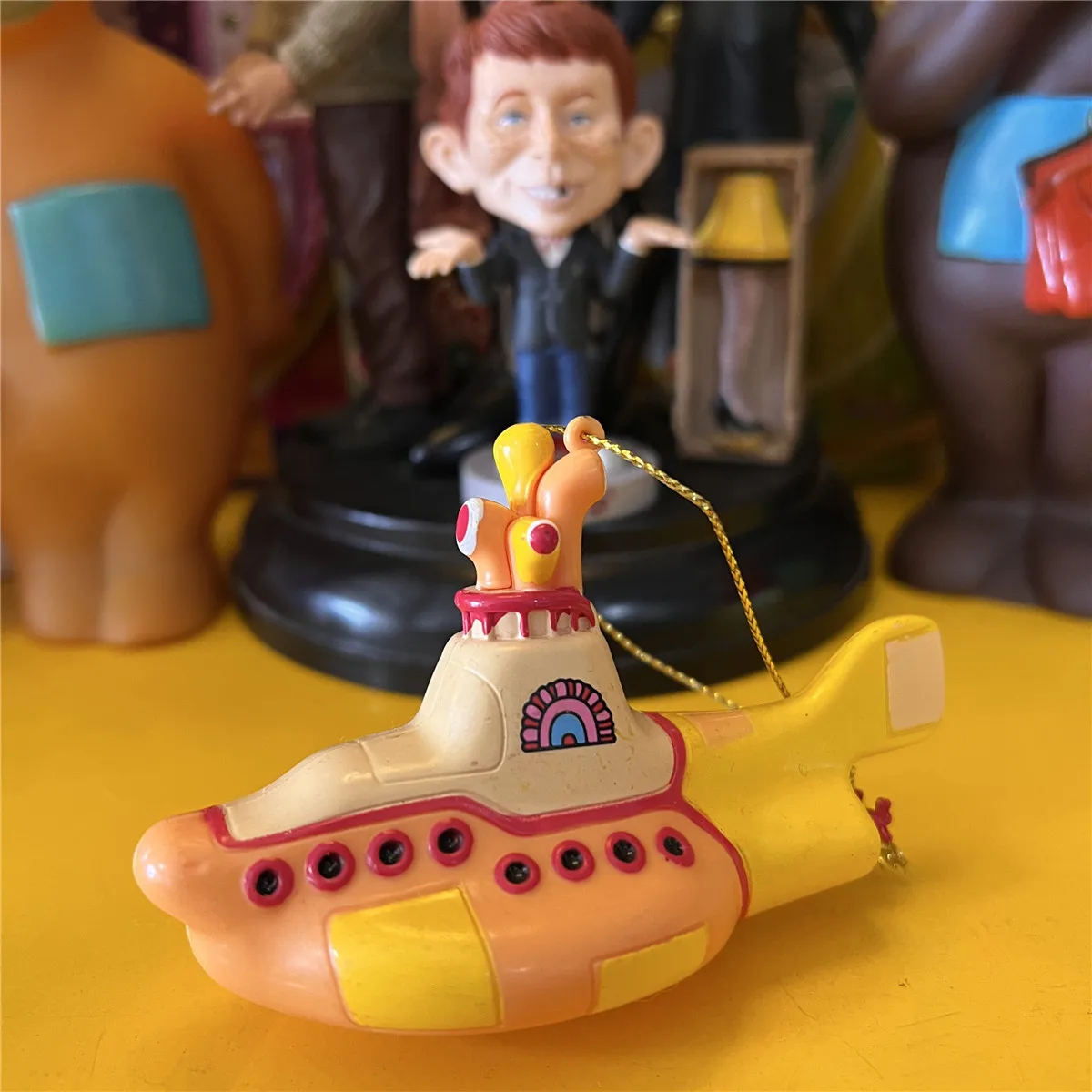 10*6cm Yellow color submarine Action figure doll PVC cartoon model doll john paul lennon