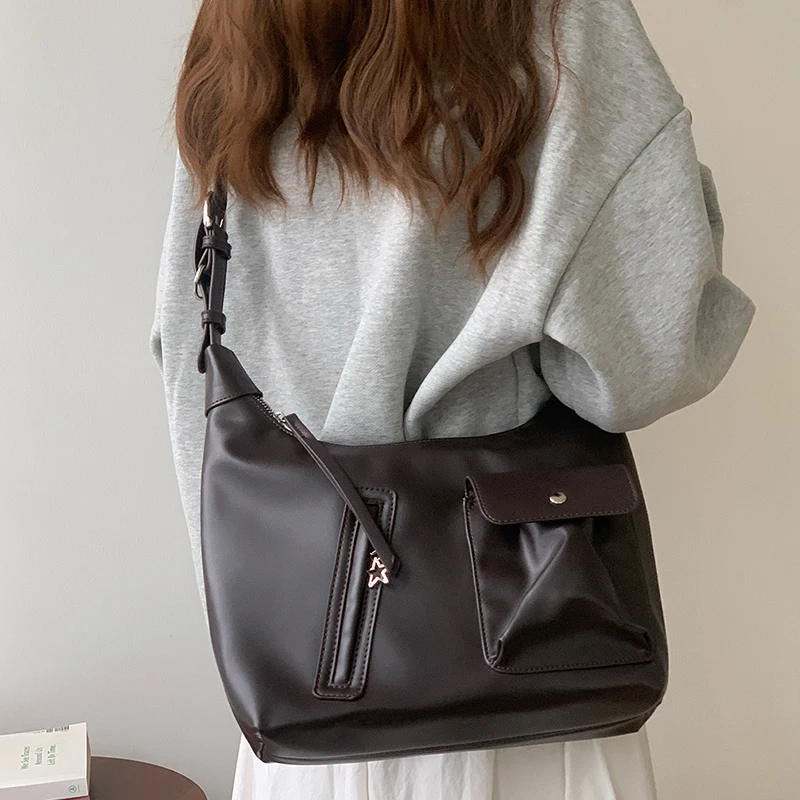 Korean Retro Hobo Shoulder Bag Multi‑pocket Star Zipper Decor Soft Faux Leather Crossbody Bag Casual Daily Commute Tote Purse view 3