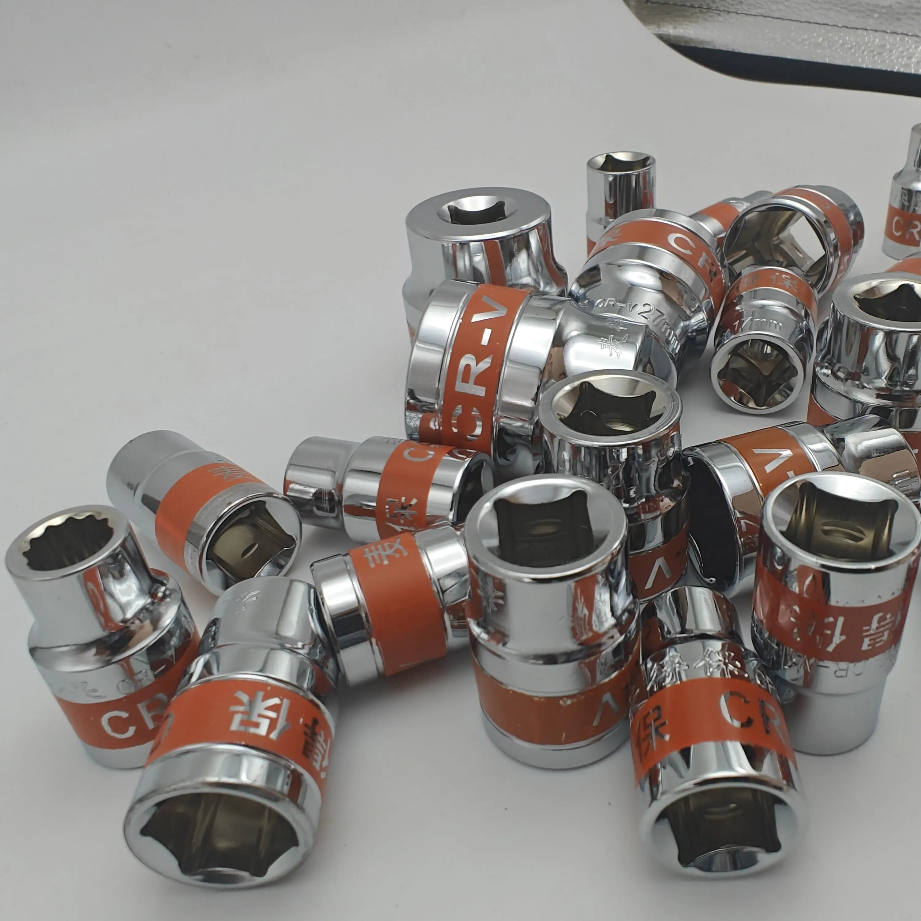 32 Pc Factory Price Heavy Duty Standard Edition Hand Tools Piece Car Repair Tools Kit Socket Wrench Set With Box Set