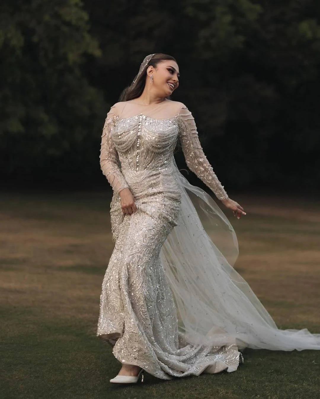 Elegant Wedding Dresses Sequins Appliques Lace Mermaid Bridal Gowns Custom Made Long Sleeves Sweep Train Robes