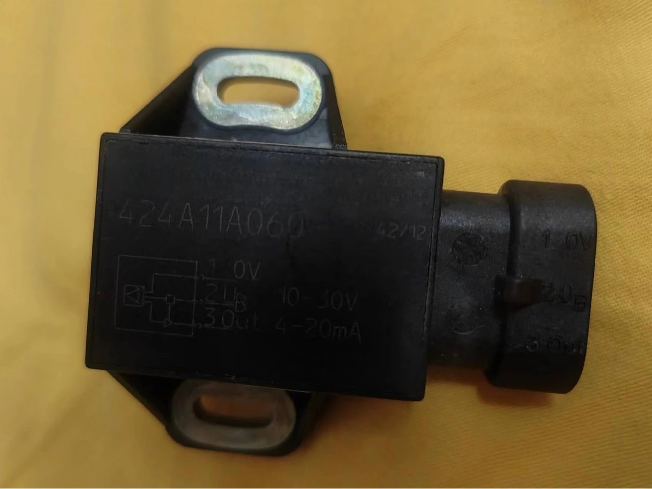 

Датчик угла 424A11A060