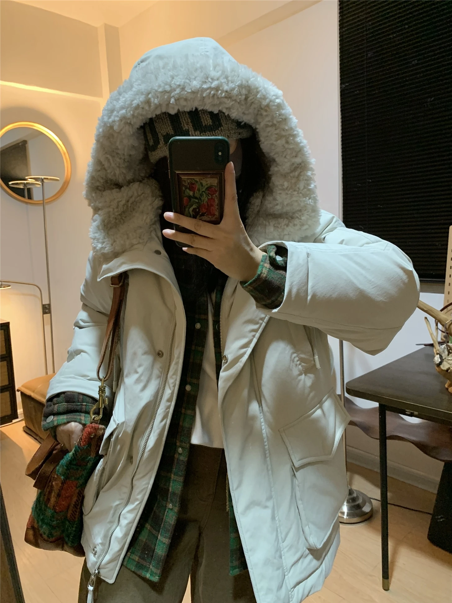 

Женская утепленная зимняя куртка-пуховик QinEition с капюшоном, белая, на пуху, повседневная, средней длины, на молнии, теплая