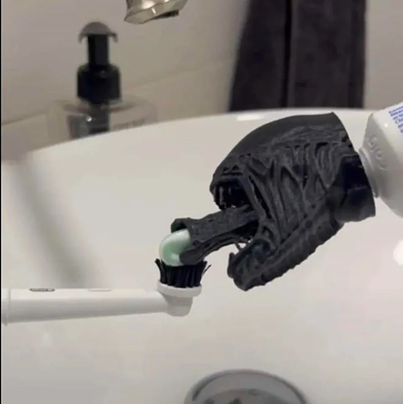 Alien Xenomorph toothpaste dispenser for Kids and Adults Toothpaste Topper Toothpaste Squeezer Bathroom Accessories