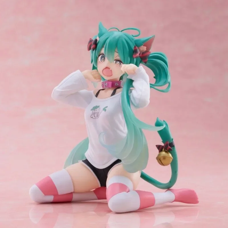 Taito Hatsune Miku Anime Figure, Vocaloid Original Cantor, Mesa Fofa, T-Shirt Orelhas de Gato, Toy Modelo, Presente de Aniversário, 13cm