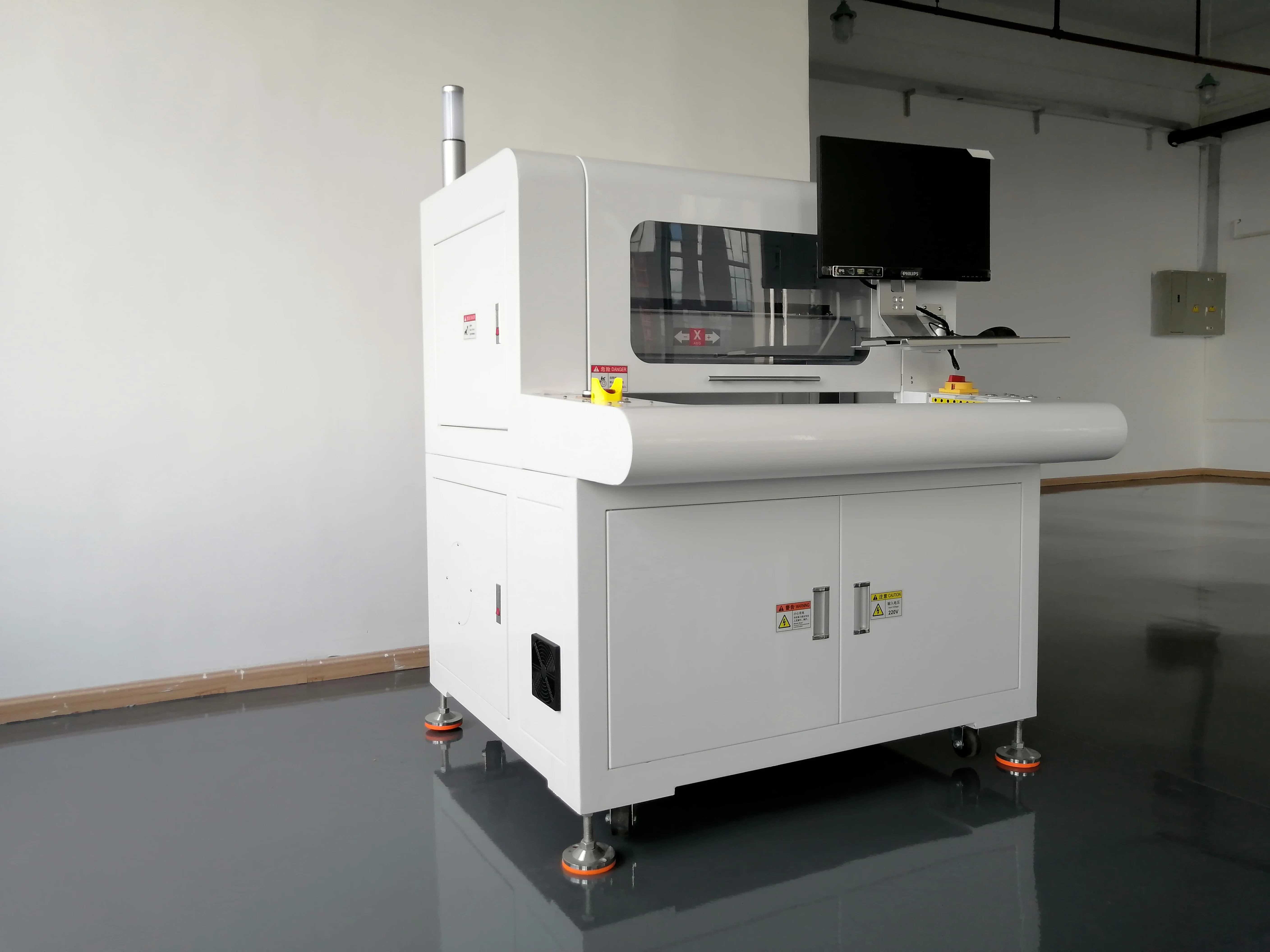 Automatic PCB cutting machine CMQ360 V Grooving Suitable cutter For Small Multi-connected PCB Laser Sub-board Cutting Router