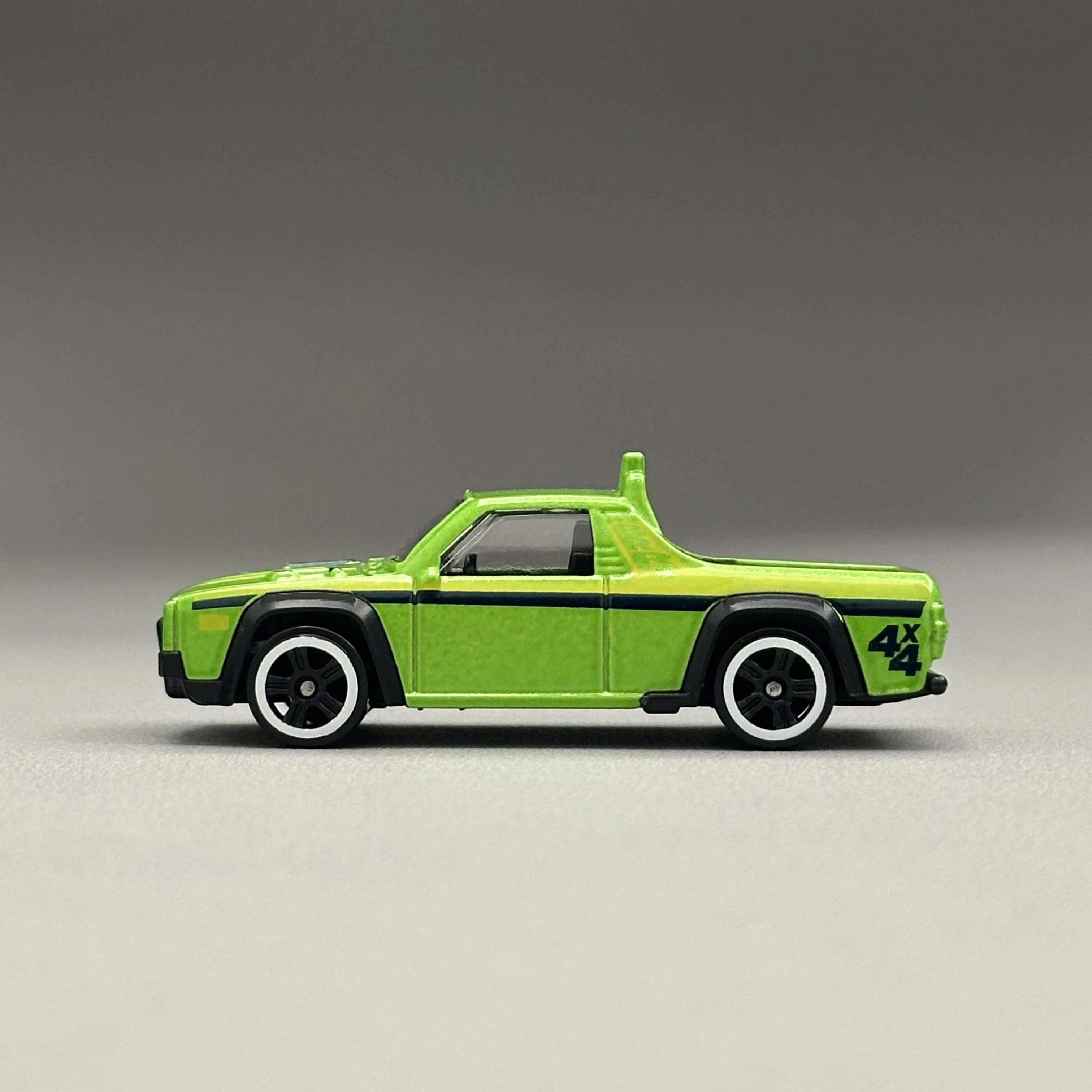 1/64 Diecast Alloy Pickup Truck Model 4x4 Off Road Style Metal Body Mini Vehicle Collectible Toy Gift For Kids And Collectors image 3