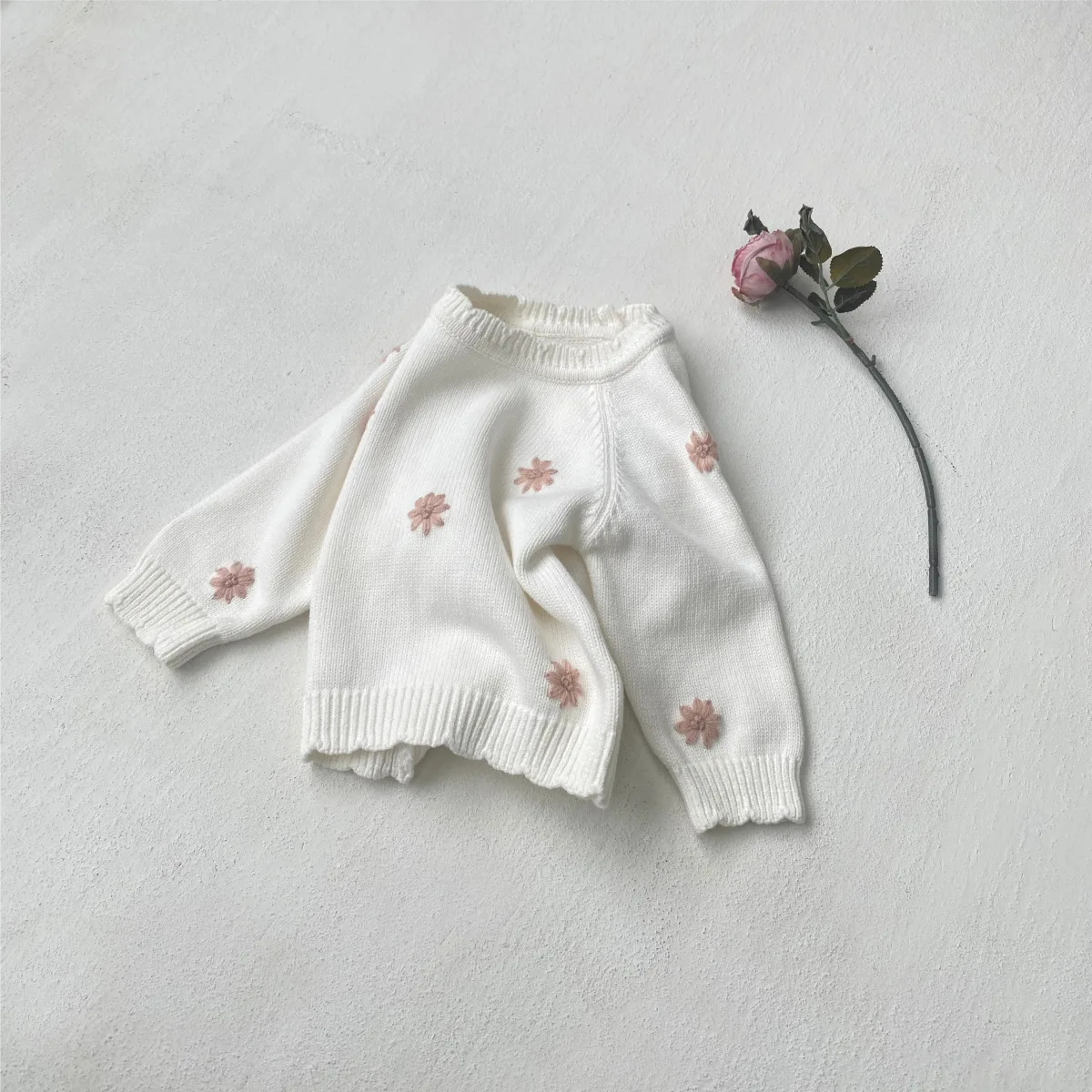Image 5: Pull à manches longues pour bébé, pull tricoté à fleurs, en coton, décontracté, vêtements pour tout-petits, nouvelle collection printemps 2026