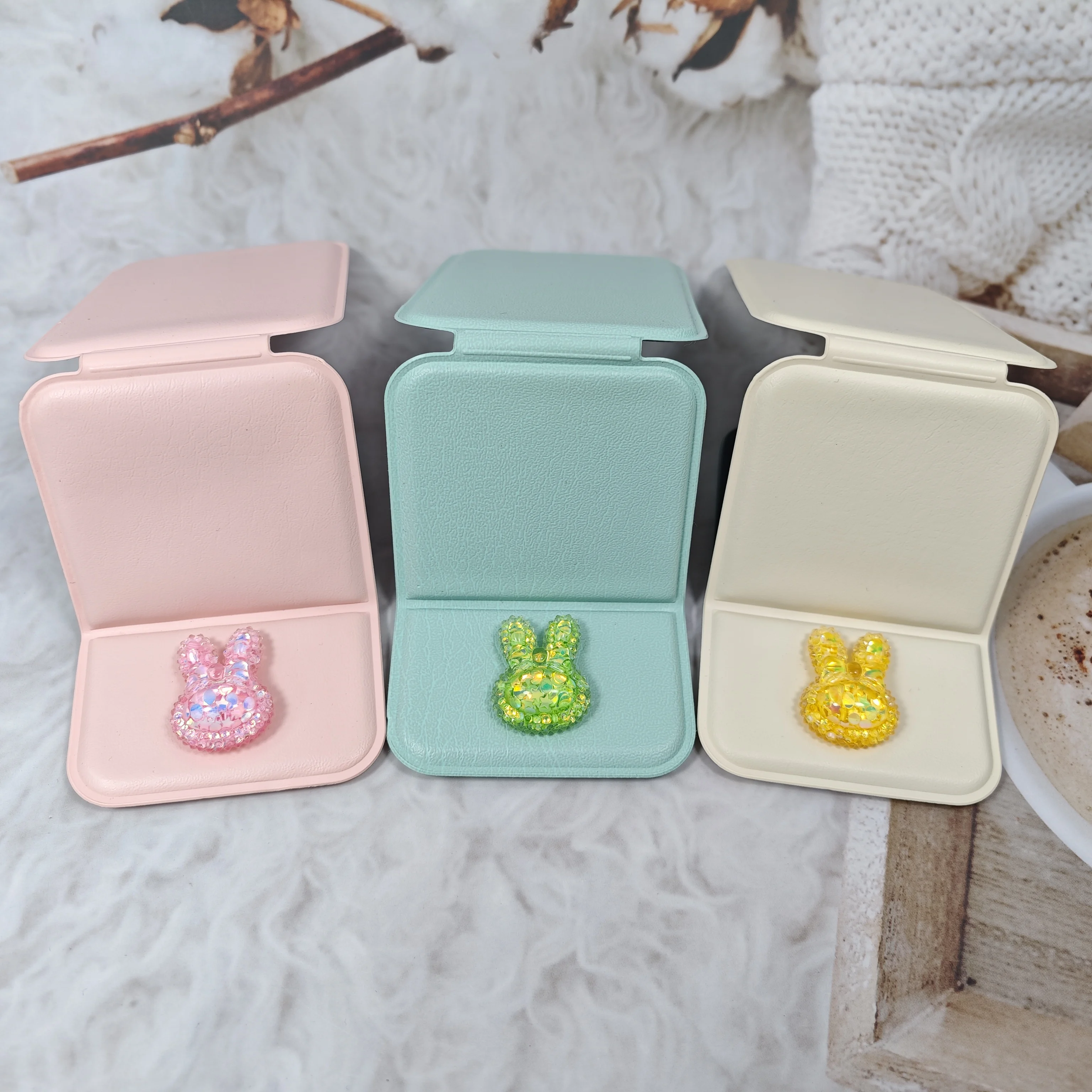 The Sequined Rabbit Makeup Mirror Is A Portable, Foldable, Handheld, Desktop, And Floor-Standing Mini Mirror