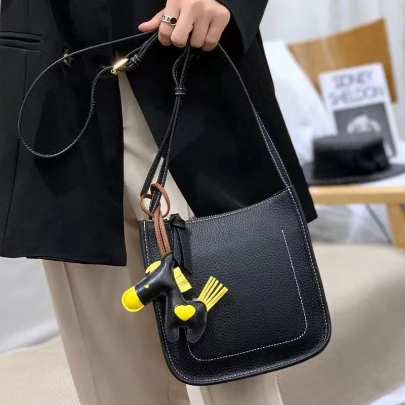 2025 New Women\'s Genuine Leather Shoulder Bag Female Fashion Simply Messenger Leisure Solid Color Bucket Bag For Ladies