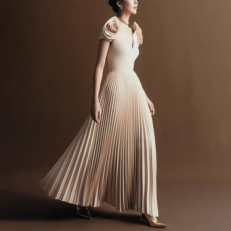 

Socialite Style Large Flower Formal Dress 2025Summer New SexyVCollar High Waist Pleated Long Dress Women