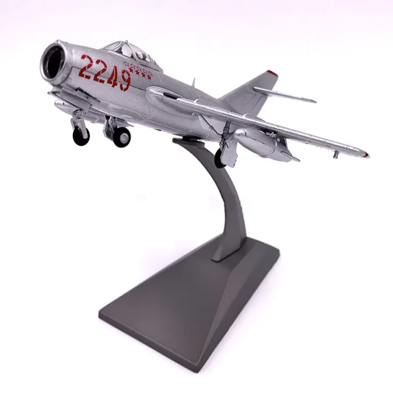 1:72 Scale Korean War hero Wang Hai flying military fighter MiG 15 BIS J-5 series fighter model display simulation gift