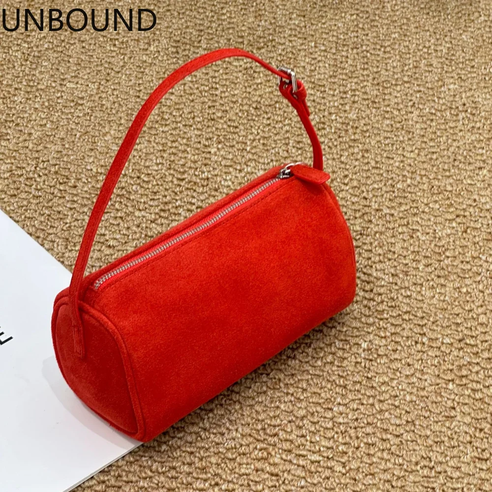 

Сумка-кроссбоди UNBOUND: горизонтальная цилиндрическая модель с клапаном, из натуральной кожи и замши, мягкая, женская, на плечо, для ношения в руке, хит продаж