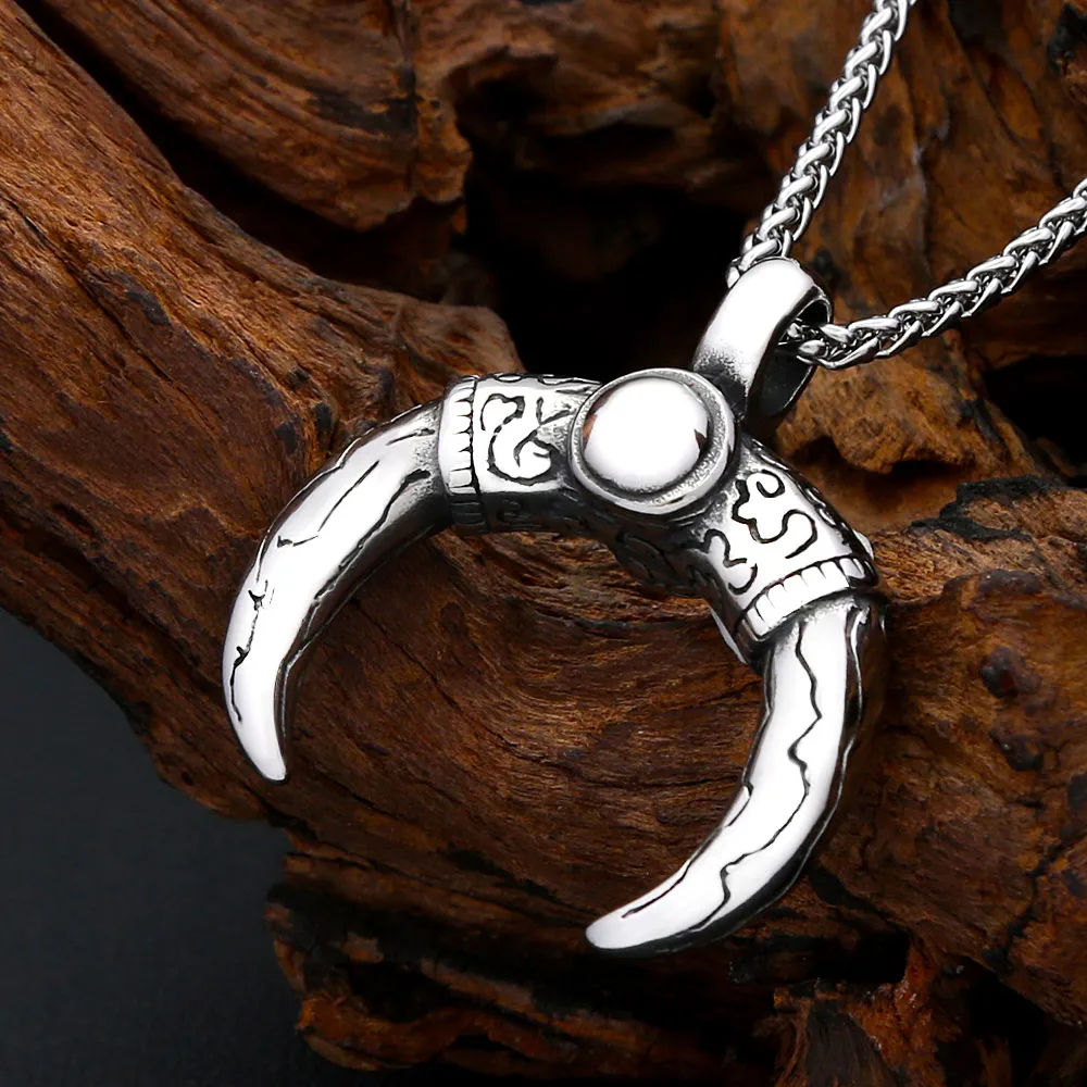 Viking Crescent Tusk Stainless Steel Pendant Necklace Carved Horn Claw Amulet For Men Women Ethnic Gothic Fashion Jewelry Gift
