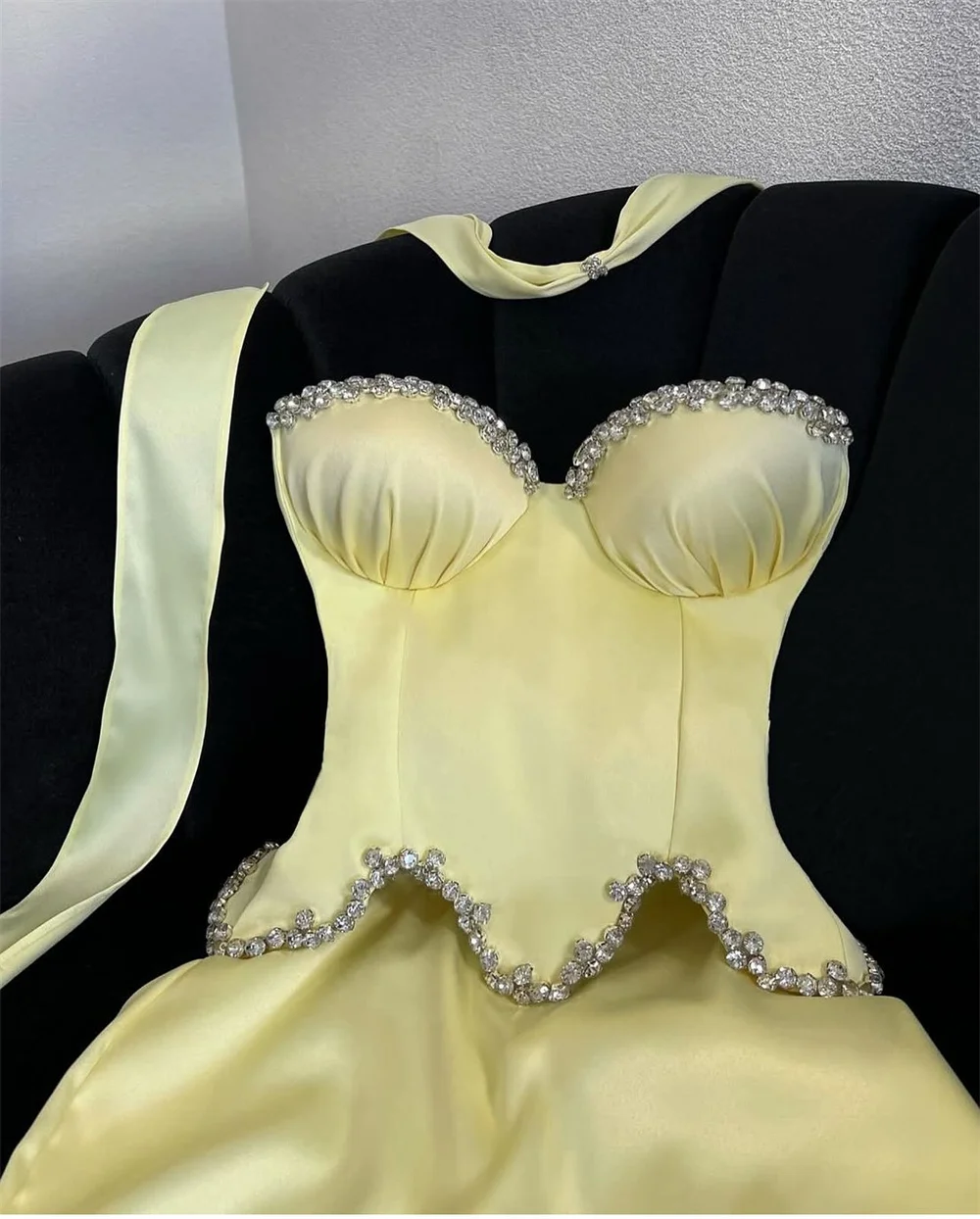 콘테사 맞춤형 프롬 드레스 정장 가운 웨딩 게스트 드레스 스트랩리스 스윗하트 새틴 쉬스 크리스탈 스카프 플로어 길이 우아한