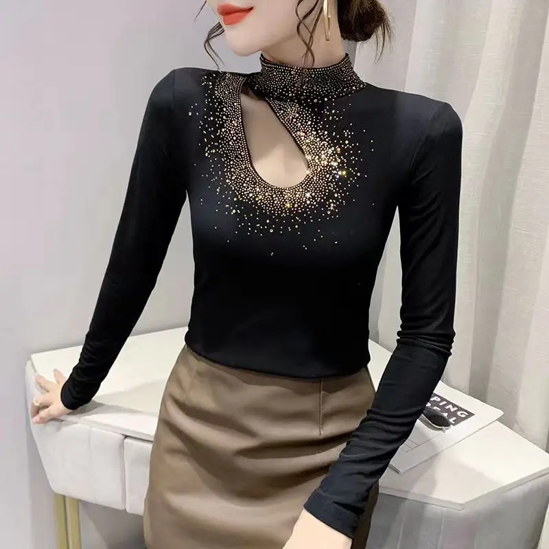 2023 New Autumn and Winter Fashion Personality Top Women's Unique and Rare Diamond Cut Out Solid Color Versatile Commuter Top