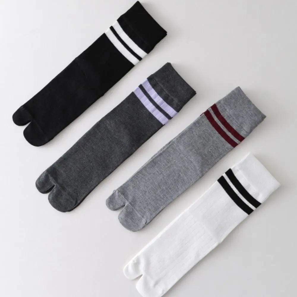 

2Pairs Stripe Two Toe Tube Socks Sweat Absorption Anti Slip Toe Mid Calf Socks Breathable Cotton Toe Separator Socks Slippers