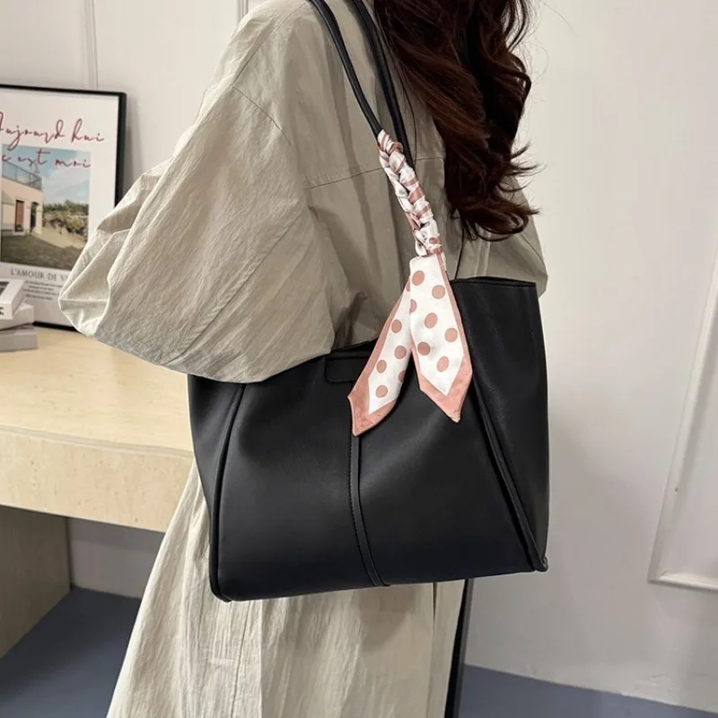 CEEKAY Damen-Tragetasche, cremeweiß, weiches PU-Leder, große Schulterhandtasche mit Schal-Detail und Beutel-Set, für den täglichen Pendelverkehr, lässig – Detail 19