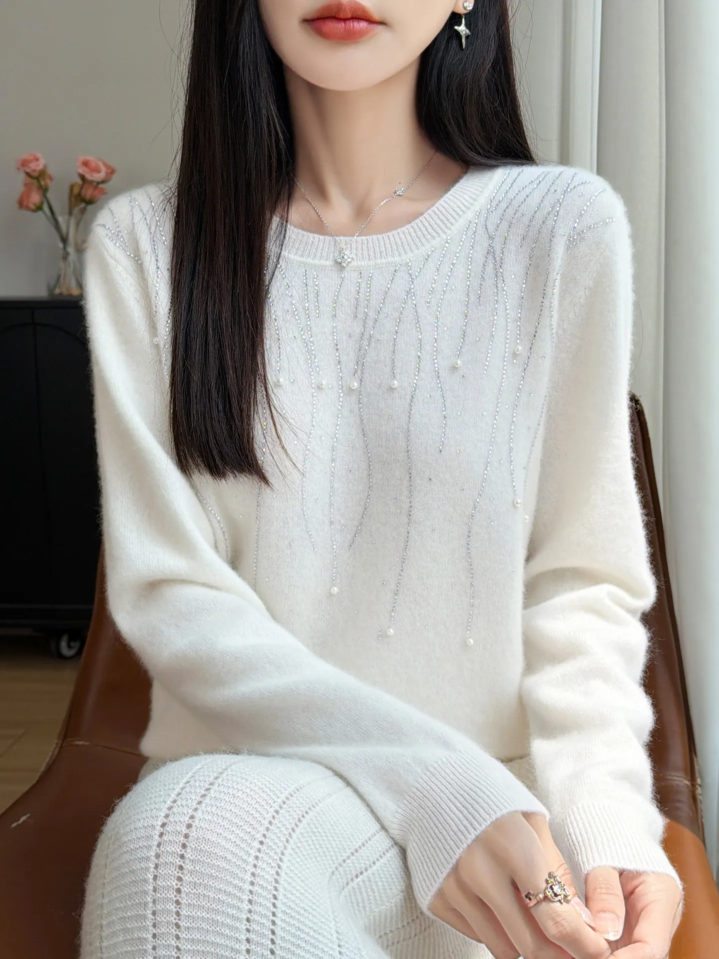 Elegant round Neck Knitwear Women's Long Sleeve Glittering Heavy Embellished Sweater Slimming White Top High-End Base Shirt