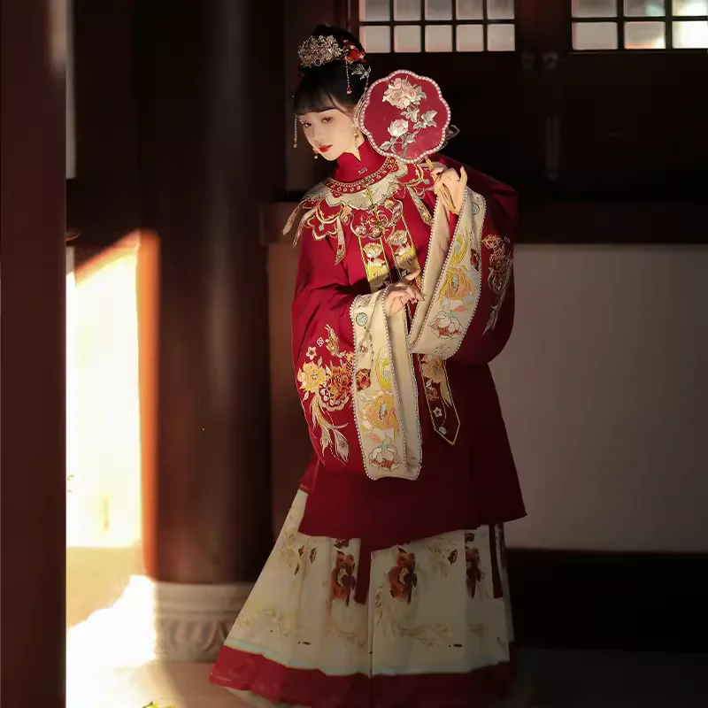 Ming Dynasty Hanfu Female Chinese Fengyun Shoulder Red Heavy Heavy Flower Embroidery Demure Autumn And Winter