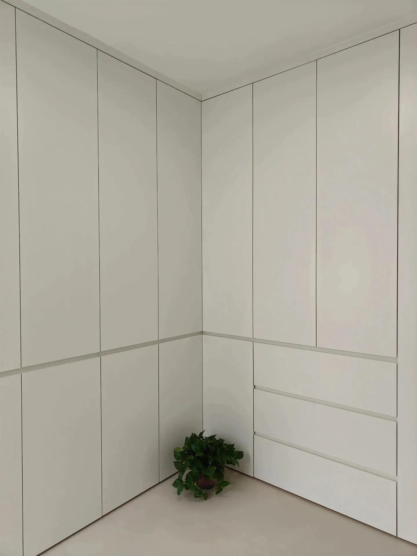 Bedroom Wardrobe Cabinet with Sliding Glass Door Option