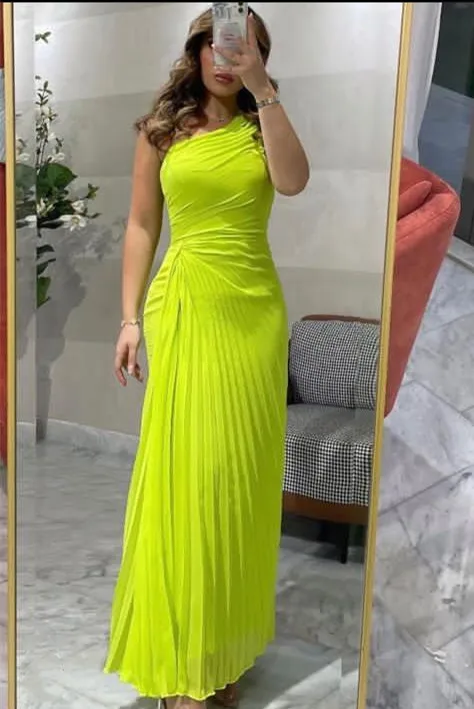 Long One Shoulder Green Evening Dresses A-Line Pleated Prom Gown Robes de soirée Floor Length فساتين السهر Party Dresses