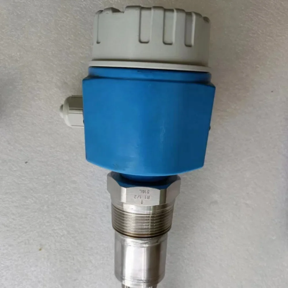 Point level switch vibrating FTM50-AGG2A4A32AA level gauge