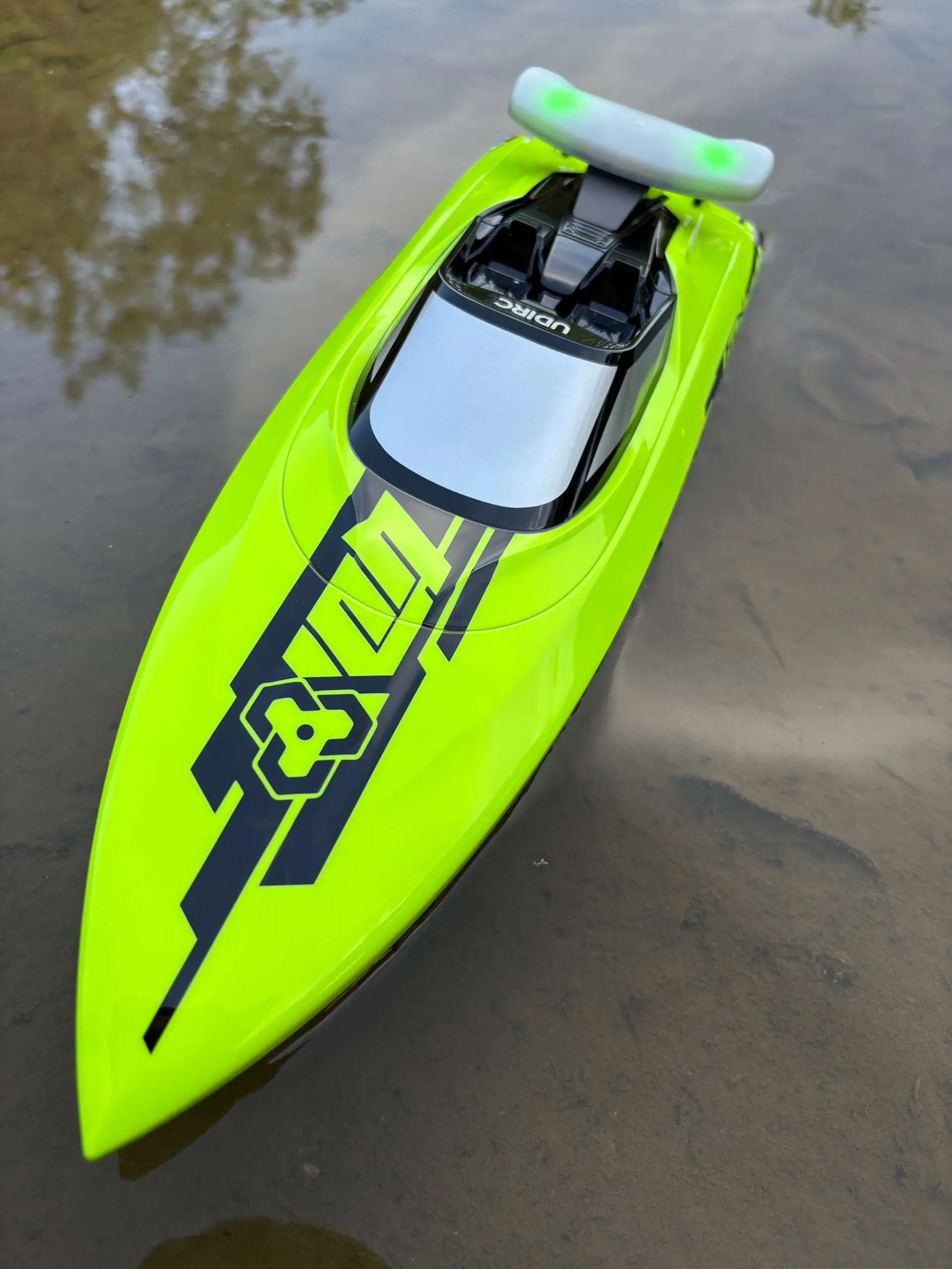 Remote Control Speed RC Brushless Boat UDI021 2.4G 35-40km/h Under Motor RC Submarine with LED ights for Hobbies Adults Boys Fav
