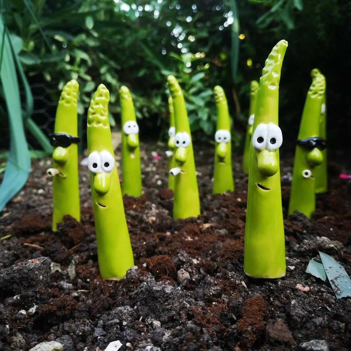 Resin Vegetable Plant Label Signs Funny Cartoon Garden Markers Waterproof Potted Plant Stake Tags, Nursery Outdoor Garden Decor