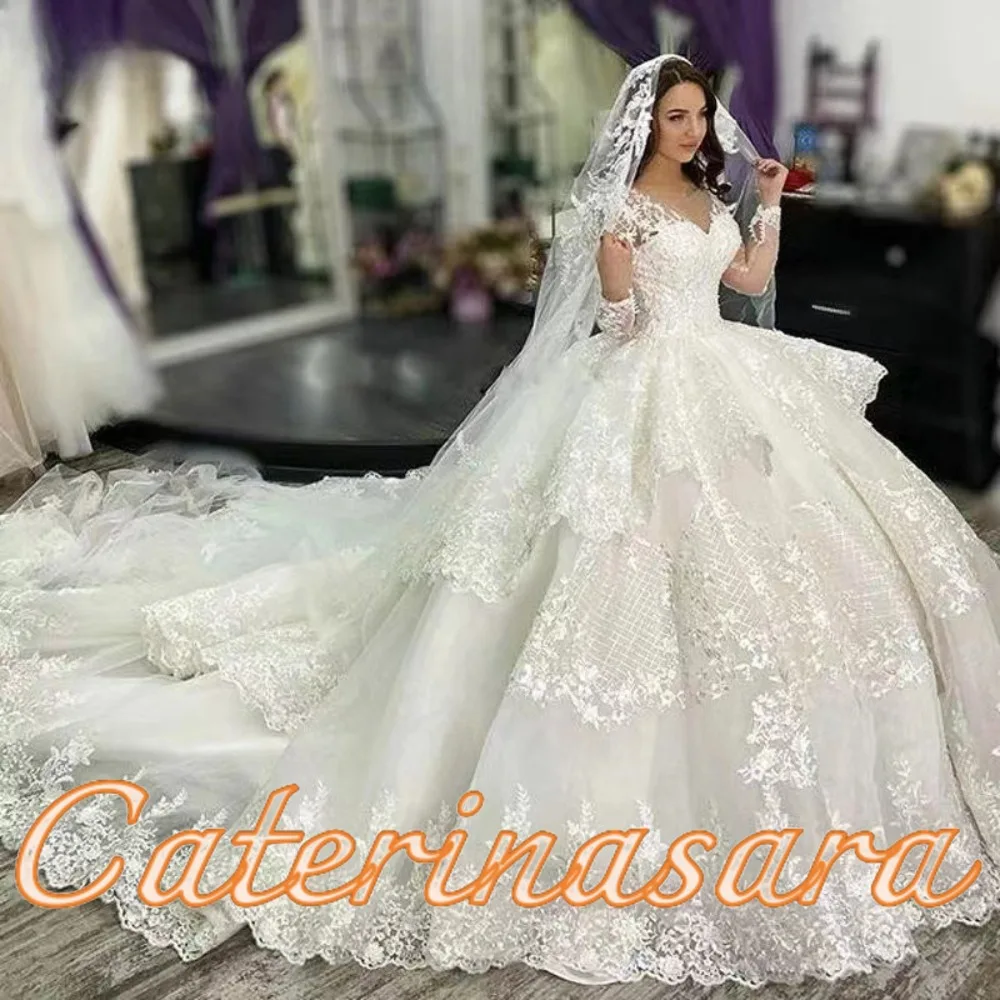 

Princess V-neck Wedding Dresses Lace Applique Long Sleeves Tiered Skirt Dubai Arabic Bridal Gown Luxury Vestido De Novia