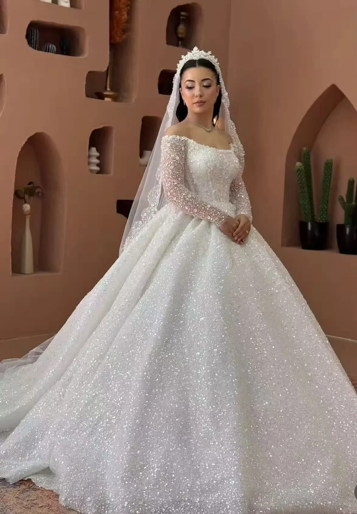 

Customized Gorgeous Long Sleeve Beaded Wedding Dress Ball Gown Chapel Train Princess Bride Plus Size Vestido de novia