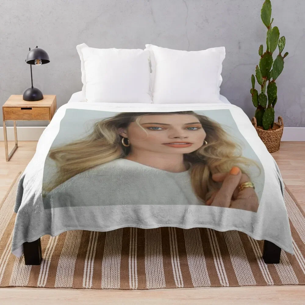 

margot robbie Throw Blanket halloween Soft Big Luxury Thicken Blankets