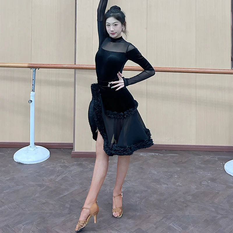 Nuovo costume da ballo latino per donna maniche lunghe maglia velluto splicing vestito rumba tango abiti da ballo vestito da gara DNV25876