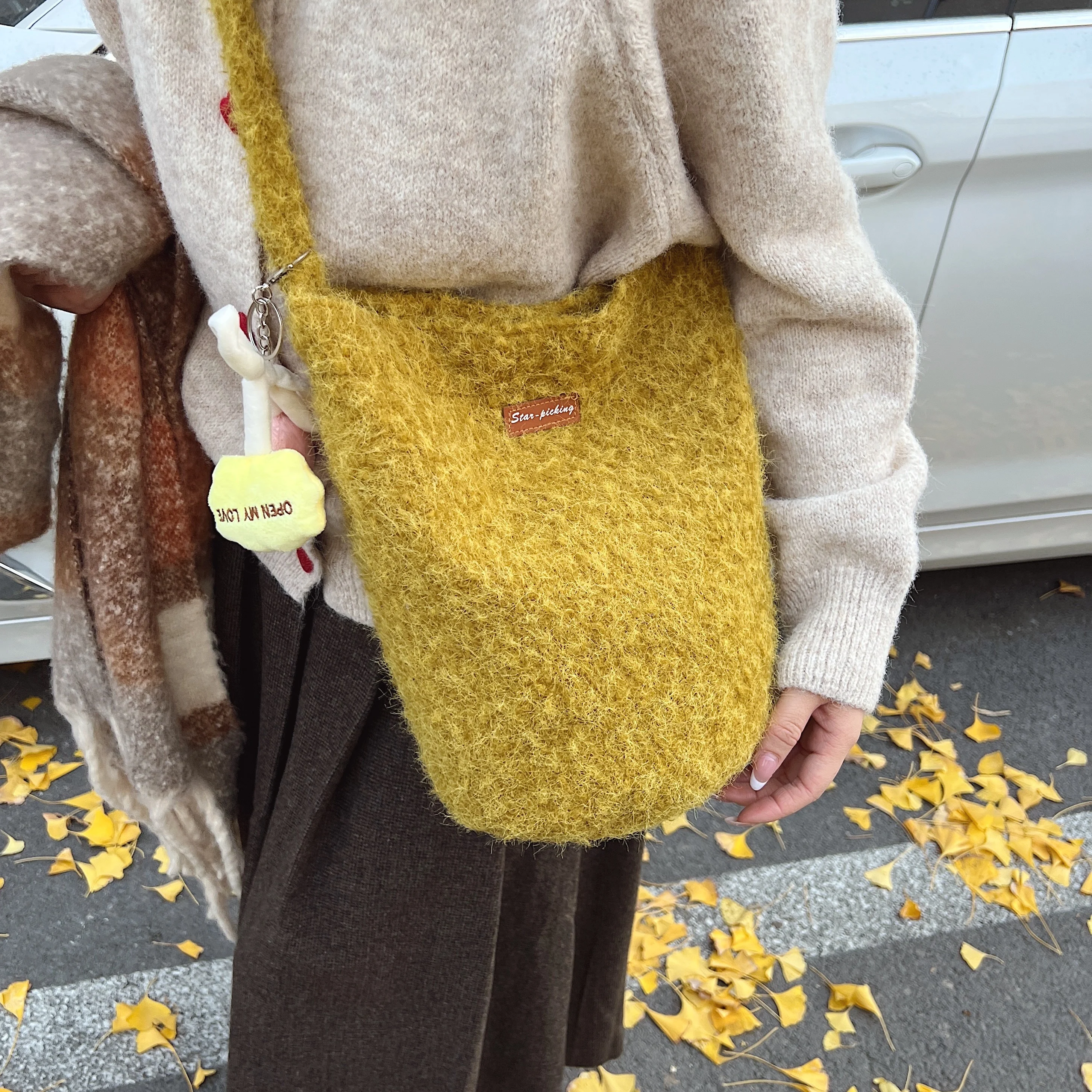 Autumn Winter Woolen Bucket Bag Women Commuter Korean Style Versatile Single Shoulder Crossbody Bag Large Capacity Plush