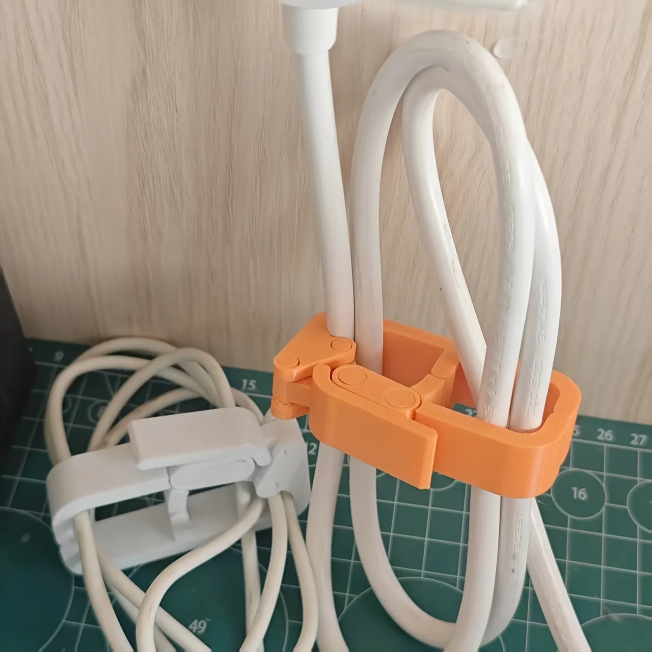 2Pcs Desktop Cable Data Wire Organizer, Multipurpose Cord Storage Holder for Desk Wire Management