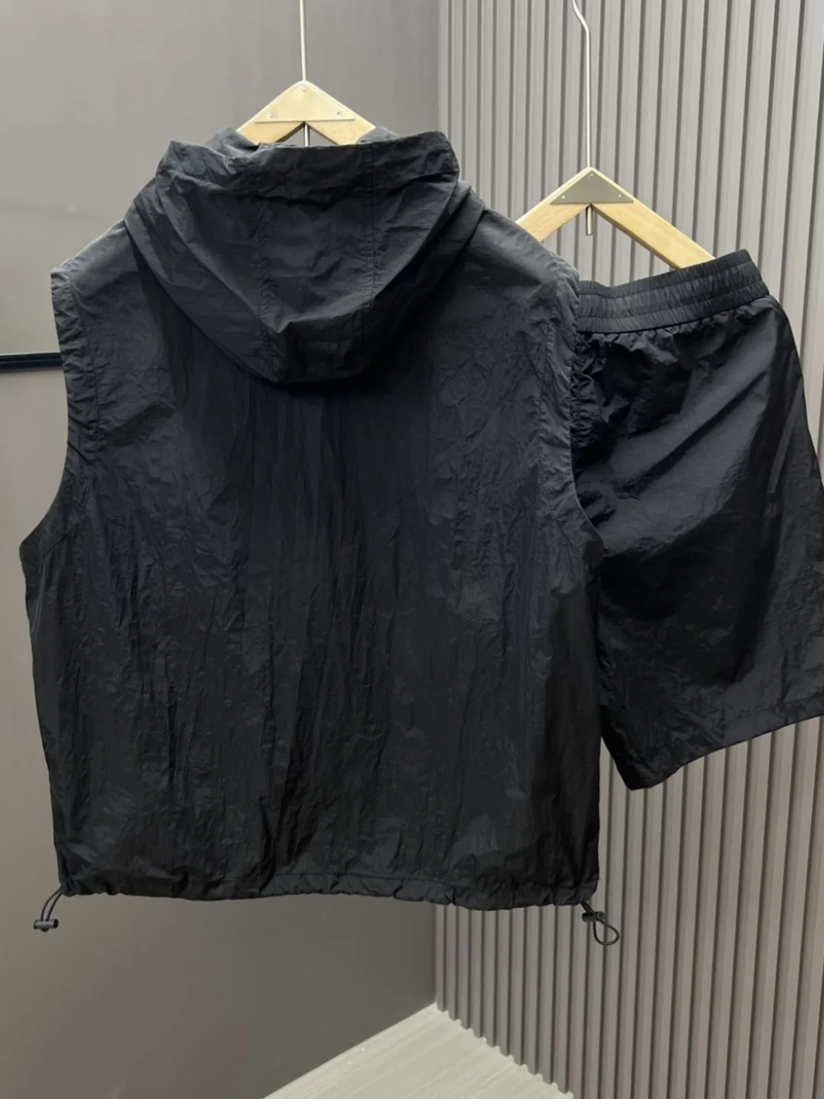 Casual Hooded Sleeveless Suit Men's Summer Workwear Thin Loose Fashion Couple Sleeveless Waistcoat Shorts Two-Piece Set - Image 4