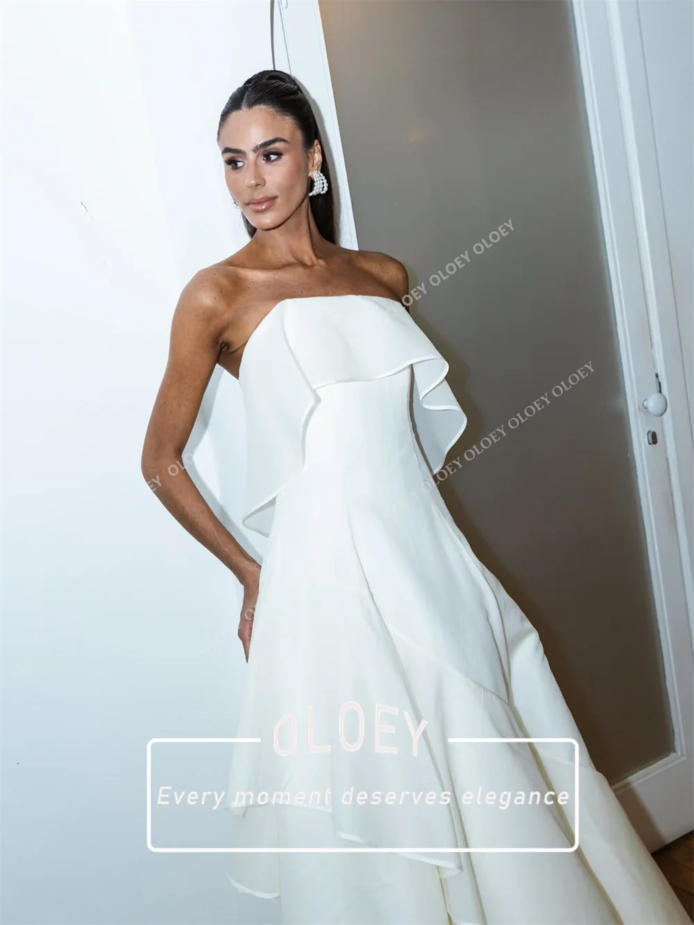 OLOEY Elegant Strapless A-Line Wedding Dress Floor Length Muti-Layer Bridal Gown Customized Sleeveless 2026 Robe De Mariage