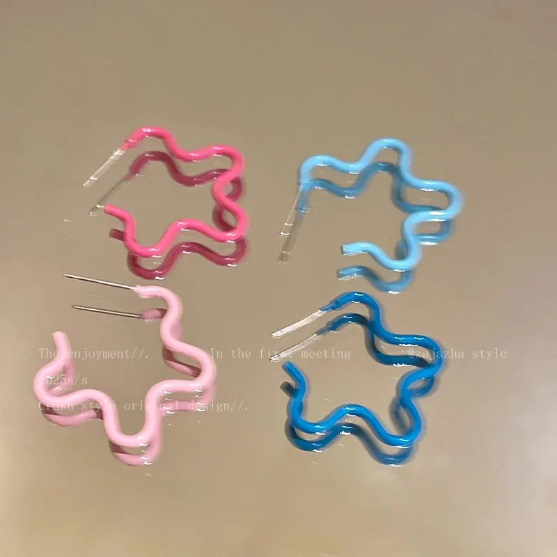 Blue Gradient Flower Enamel Stud Earrings for Ladies Summer Cute Vibrant Lightweight Comfortable Party Accessory Earing
