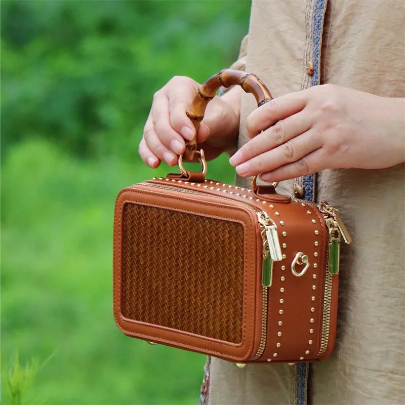 2025-bolsos-de-almacenamiento-con-mango-de-bambu-de-lujo-para-mujer-de-disenador-superior-bolso-de-hombro-tejido-de-mimbre-empalmado-de-cuero-genuino-de-lujo-bolso-con-caja