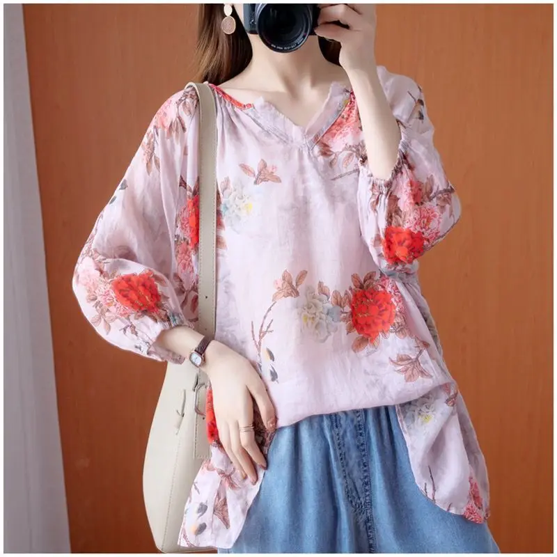 Summer Fashionable Vintage Floral Printed T-shirt Women's Clothing 2023 All-match Loose Half Sleeve Thin V-Neck Tops for Female